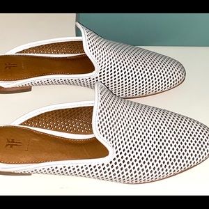 Frye-Gwen slide mule